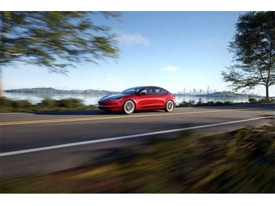 Model 3 焕新版：颜值、智能与性能的完美融合