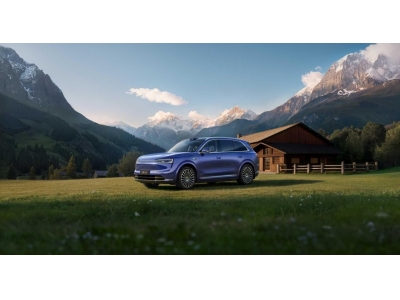 全新问界M7上市41天狂揽9万大定！